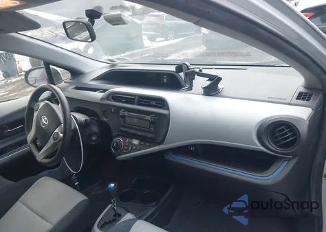 2012 Toyota Prius C Two из США, поврежденный, VIN JTDKDTB30C1518758